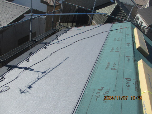 ガルバリウム鋼板製カバー工法で屋根改修及び耐震補強工事